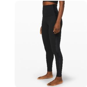lululemon Align™ Velvet Super-High-
Rise Pant 28"
Black
Size 10